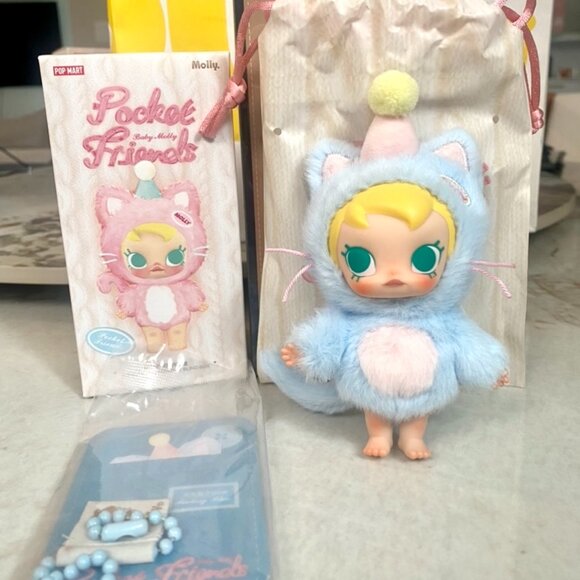 POP MART Baby Molly Pocket Friends - Feeling Blue - Picture 1 of 7